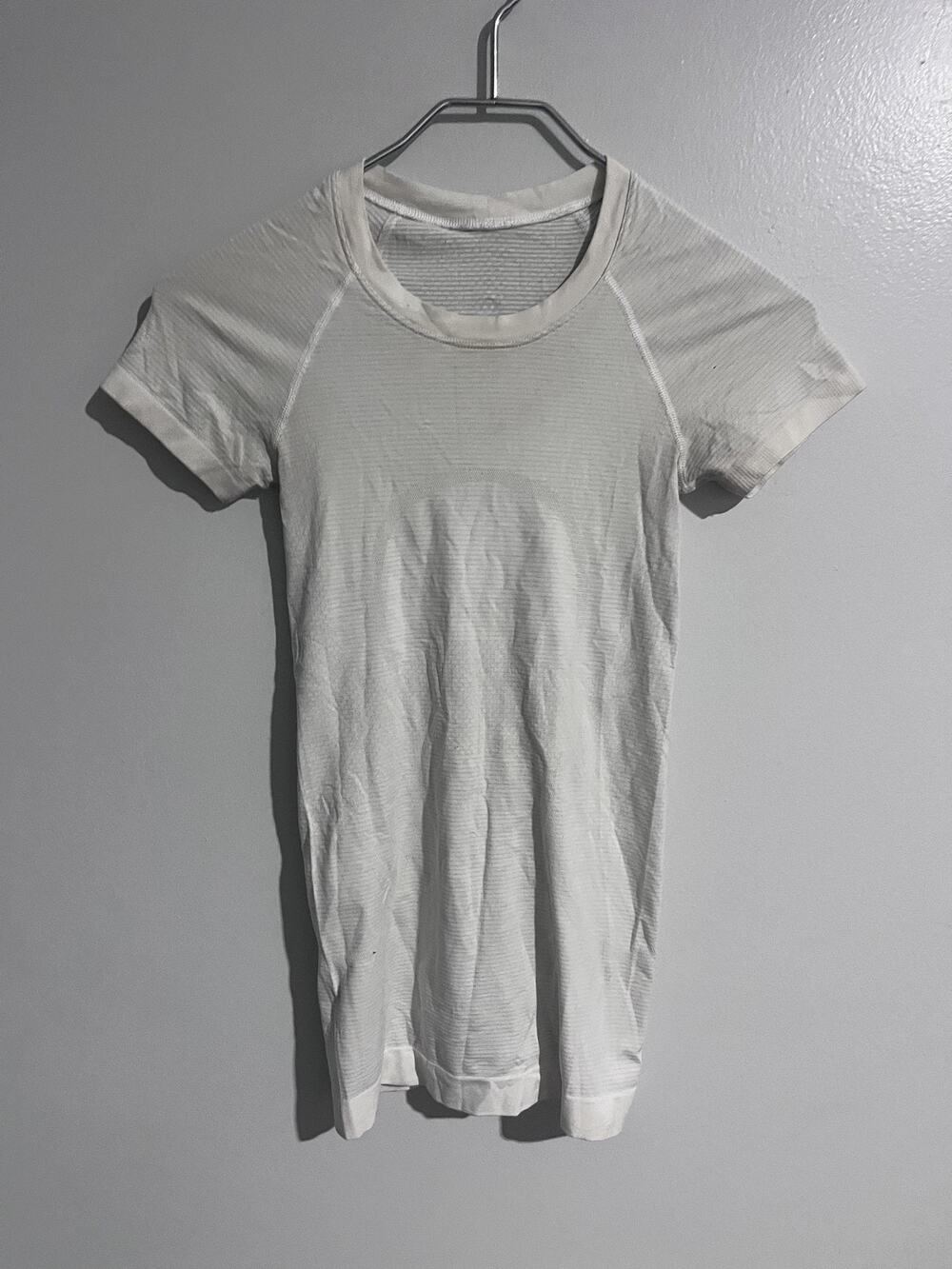 Lululemon Shirt Womens White Striped Short Sleeve Breathable Swiftly Tech